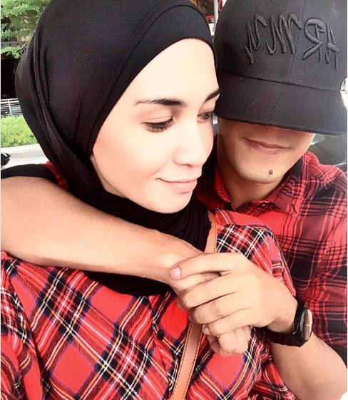 Izreen kini bahagia bersama Ude